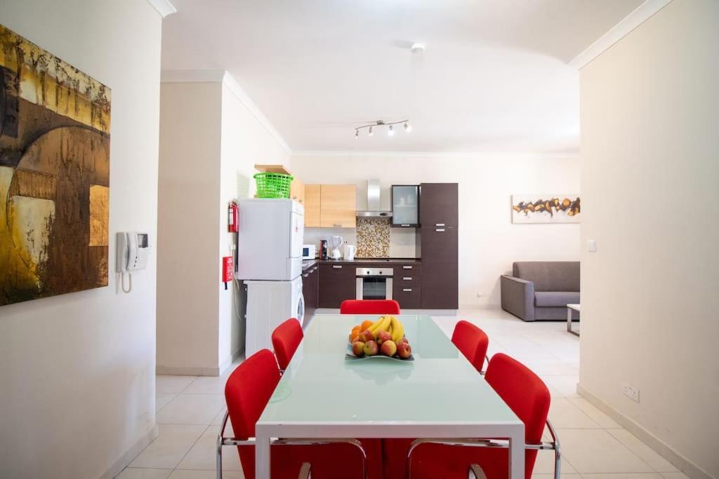 Modern Apt In The Heart Of Maltese Nightlife Saint Julian's Dış mekan fotoğraf