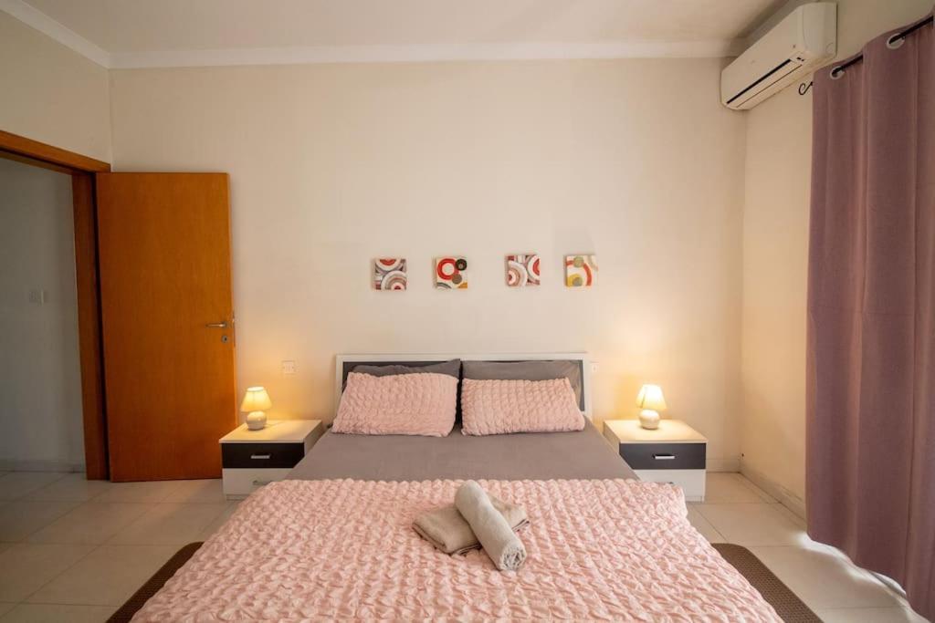 Modern Apt In The Heart Of Maltese Nightlife Saint Julian's Dış mekan fotoğraf