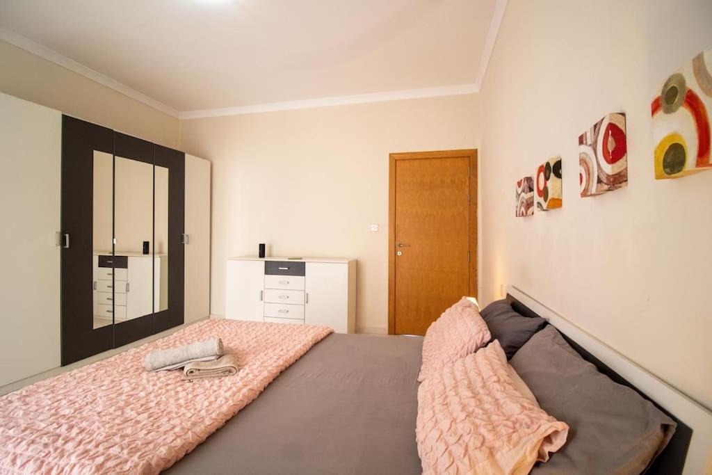 Modern Apt In The Heart Of Maltese Nightlife Saint Julian's Dış mekan fotoğraf